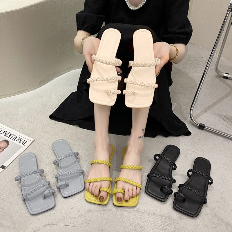 Sandal Tali Wanita Kepang RM 109