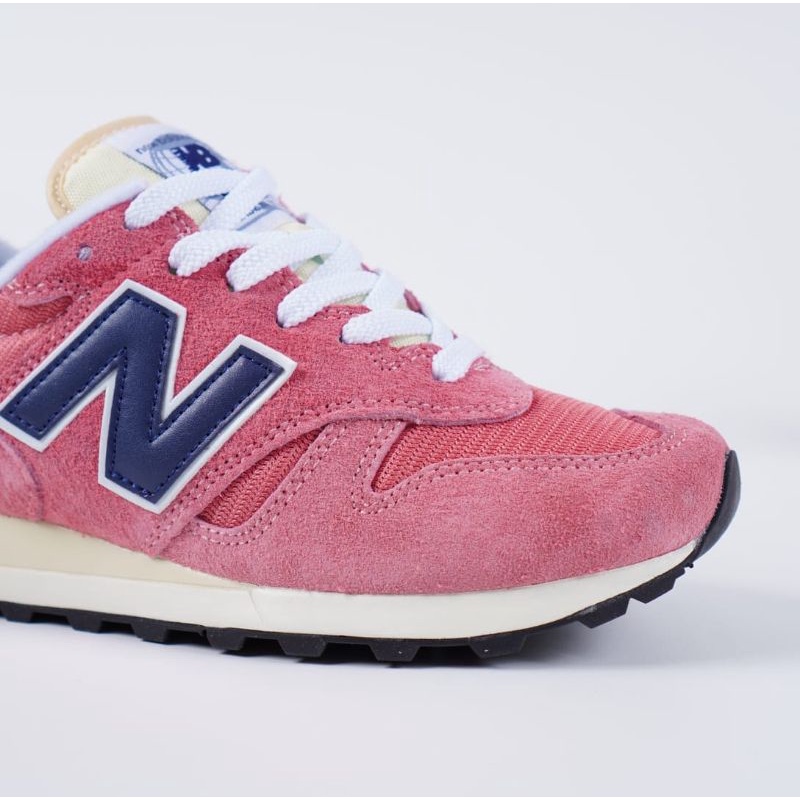 Sepatu New Balance 1300 Pink