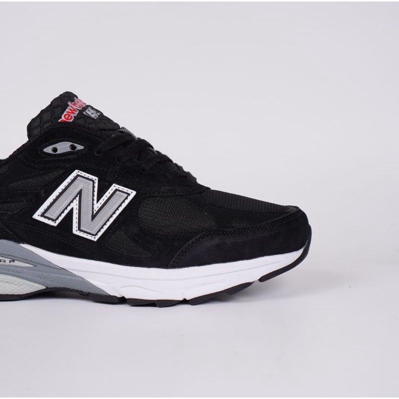 Sepatu New Balance 990V3 Black White