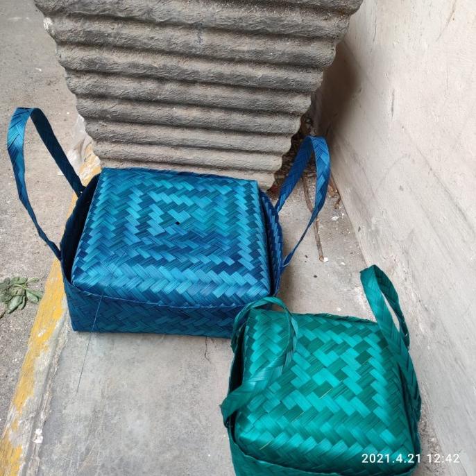 

Diskon Hari Ini Besek Tangkai Hampers 25Cm Tosca