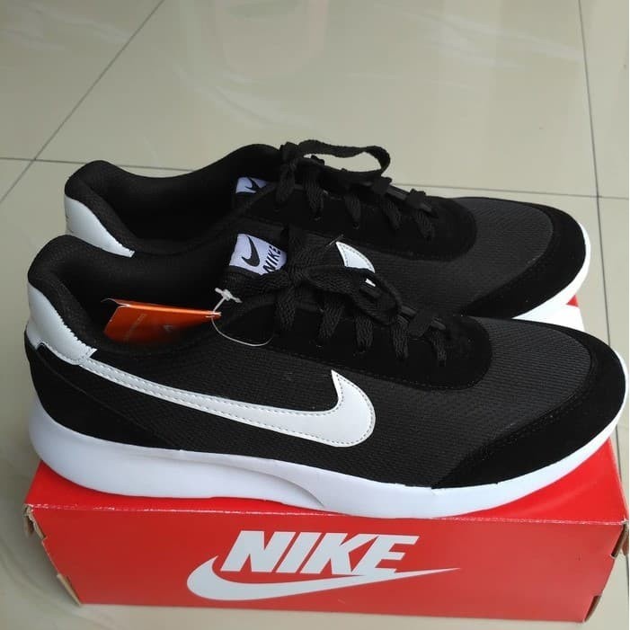 SEPATU SEKOLAH PRIA SNEAKERS OLAHRAGA JOGGING NIKE SPORT HITAM PUTIH UKURAN BESAR JUMBO BIG SIZE