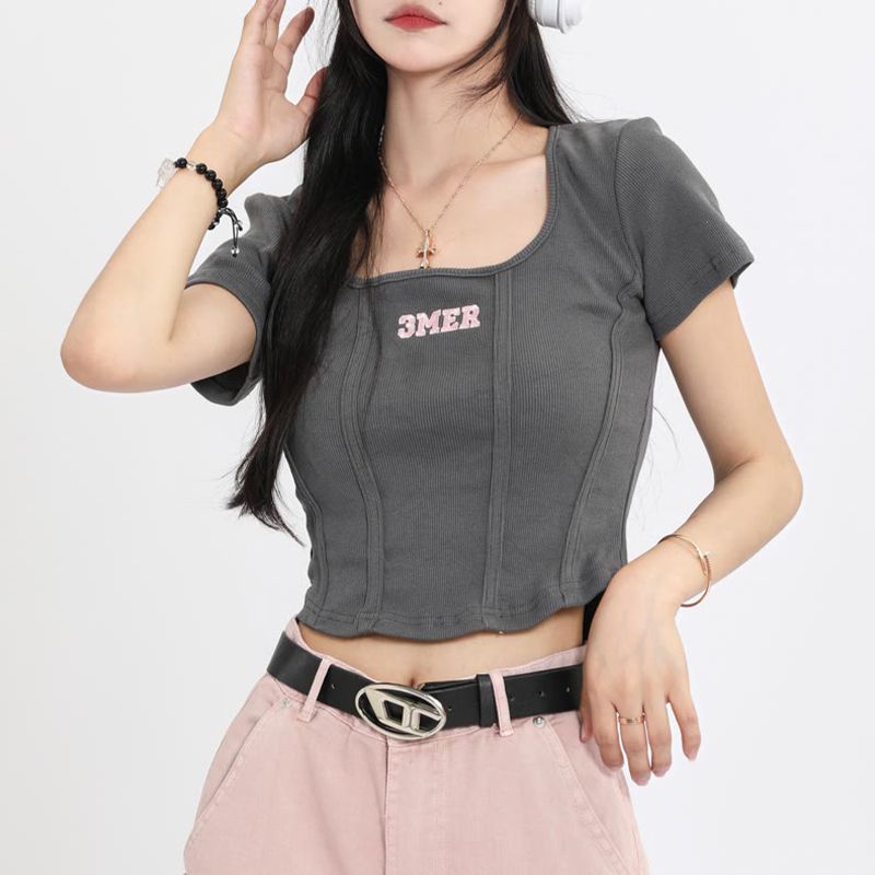 Red Retro Pure Desire Spice Girl Gaya Melengkung Pinggang Perban Atasan Pendek Wanita Slim Tulang Ikan Slim Leher Bulat Lengan Pendek T-Shirt