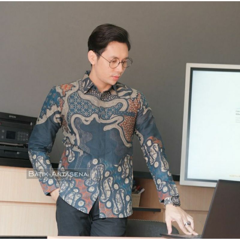 Kemeja Batik Pria Slimfit Slim Fit Lengan Panjang dan Pendek Kekinian Terbaru