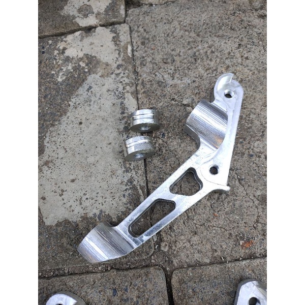 BREKET KALIPER TOKICO PITC 108 KIDAL /KIRI PNP SHOCK DEPAN NINJA GORILA