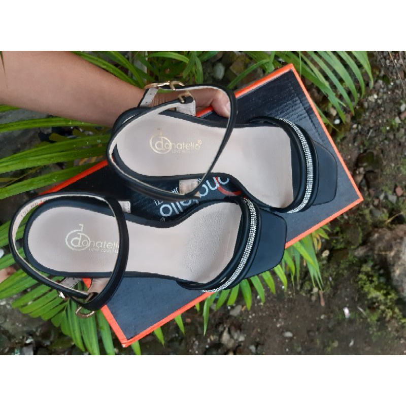 Donatello heels wanita preloved