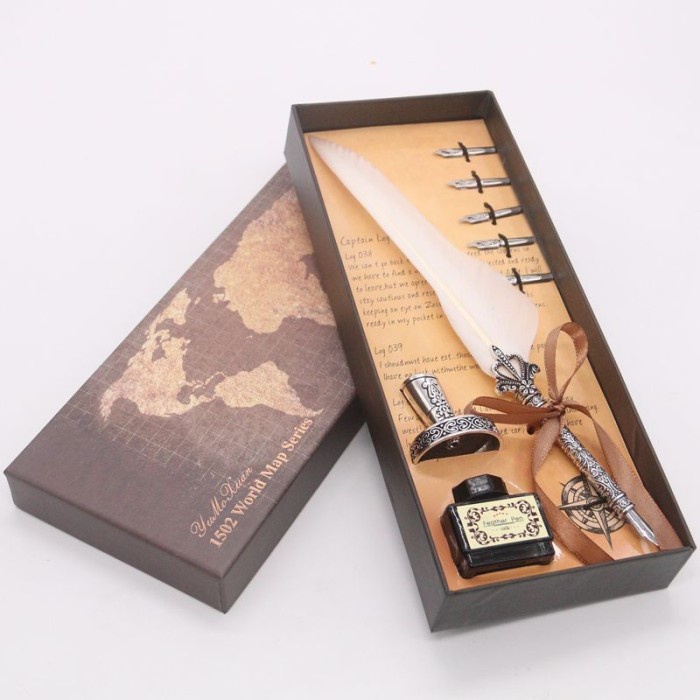 

Terlaris Pena Bulu Harry Potter Vintage Box Set