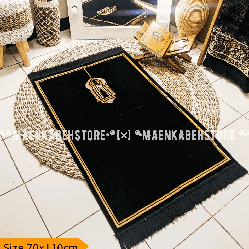 ❄️ READY STOK ❄️ Sajadah Hitam Premium Kiswah Bulu Halus Lembut Ukuran Besar Jumbo Dan Ukuran Sedang