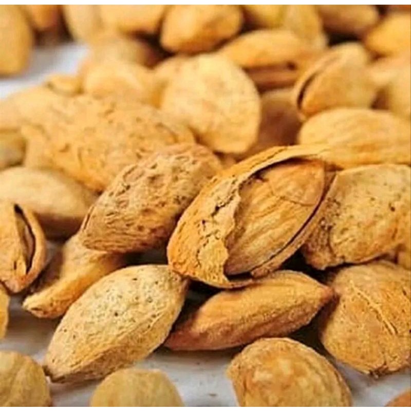 

Kacang al mond 250gr/Oleh oleh haji dan umroh