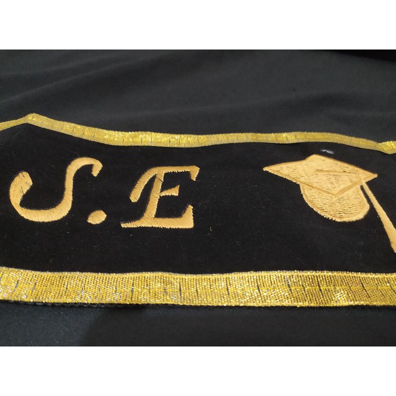 

Selempang pita + logo