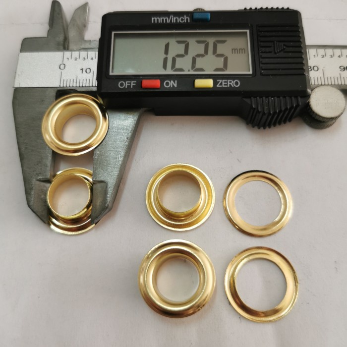 

Terlaris Mata Ayam 26+Ring / Mata Eyelet 12Mm Gold/10Gross