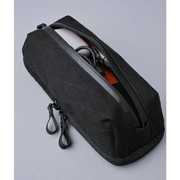 

Tempat Pensil Alpaka Pencil Case Pro Series High Tech Stationaries ---NEW---