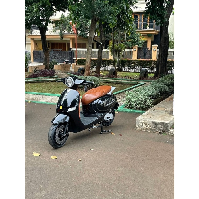 Best Seller Harga Subsidi Motor Listrik Uwinfly T5 Model Vespa Baterai Acid Sni