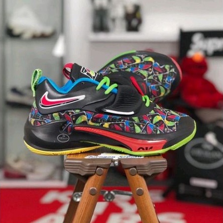 Nike Zoom Freak 3 NRG x UNO &quot;Face It&quot;