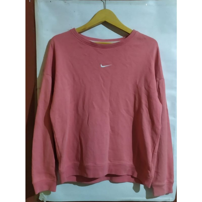 crewneck Nike center