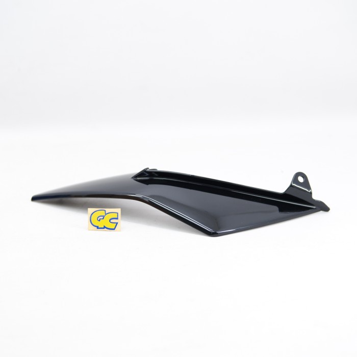 Gerbang Cahaya Cover Kuping Kanan Lampu Yamaha R15 Warna Hitam Bk6-F172H-00-P1