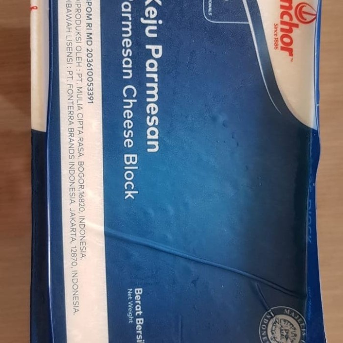 

Best Seller Anchor Parmesan Blok Balok 800 Gram