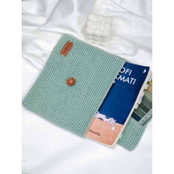 costum cover books - cover buku rajut - handmade - sarung buku