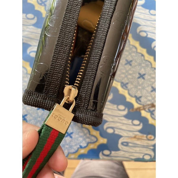 gucci pouch
