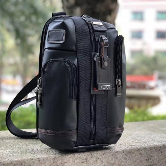 Harga sling discount bag tumi original