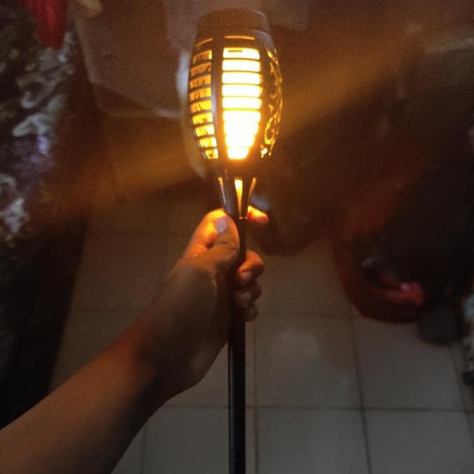 >*>*>*>*] Lampu solar 12 LED nyala obor api
