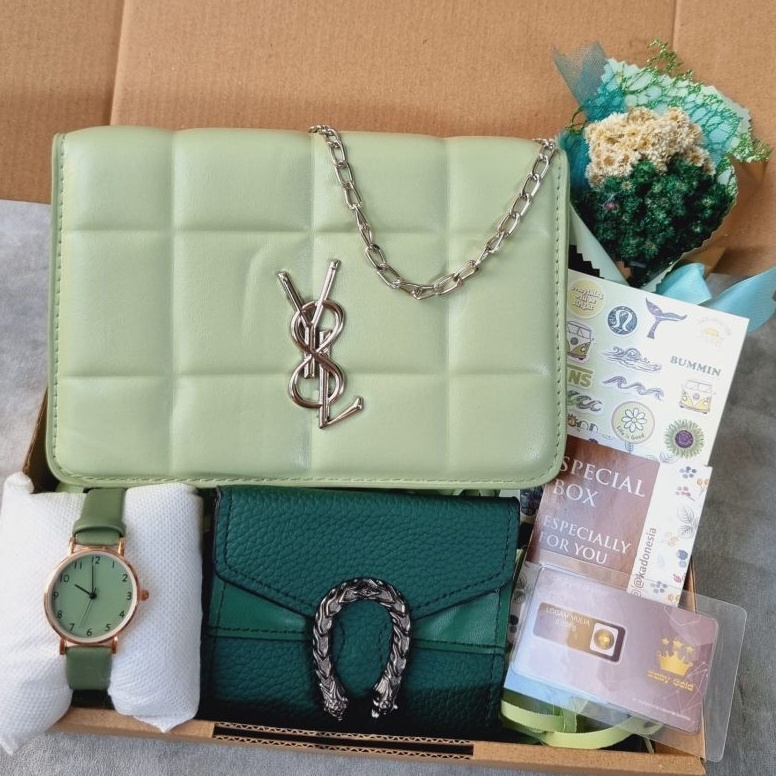 

Fresh Kado Cewek / Hampers Tas Cewek Hadiah Ultah ( Sage Giftbox )
