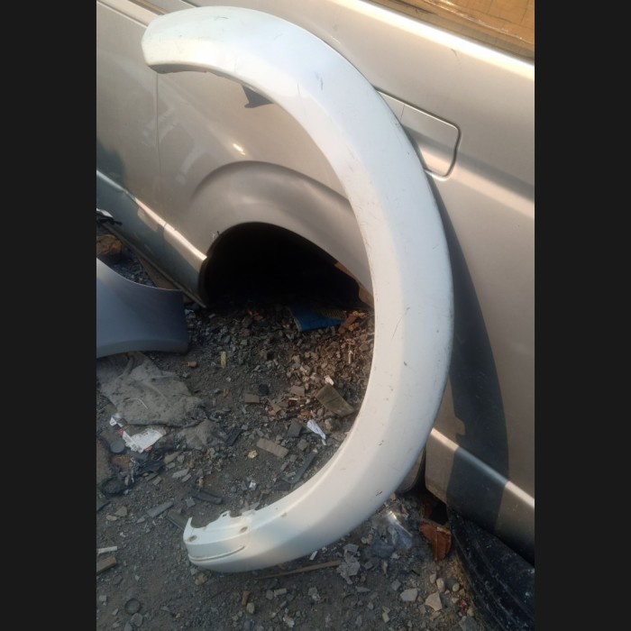 {Bekas} over fender pajero sport 2012 ori copotan Berkualitas