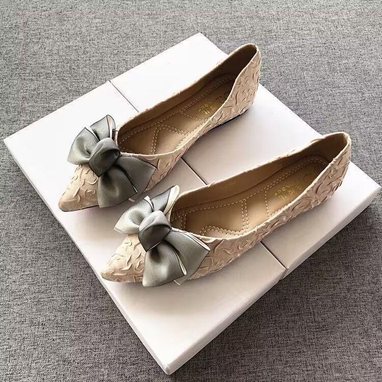 35-43 sepatu wanita ukuran besar rok yang lebih lebar sepatu tunggal runcing 41 busur sepatu datar t