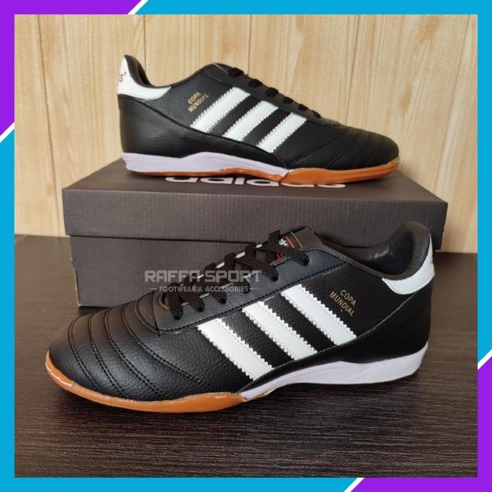 Sepatu Futsal Adidas Copa Mundial