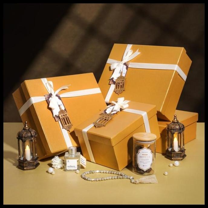 

Barang Terlaris Dekayu Hampers Couple Berdua / Wedding Gift / Hampers Sellyangelinastore