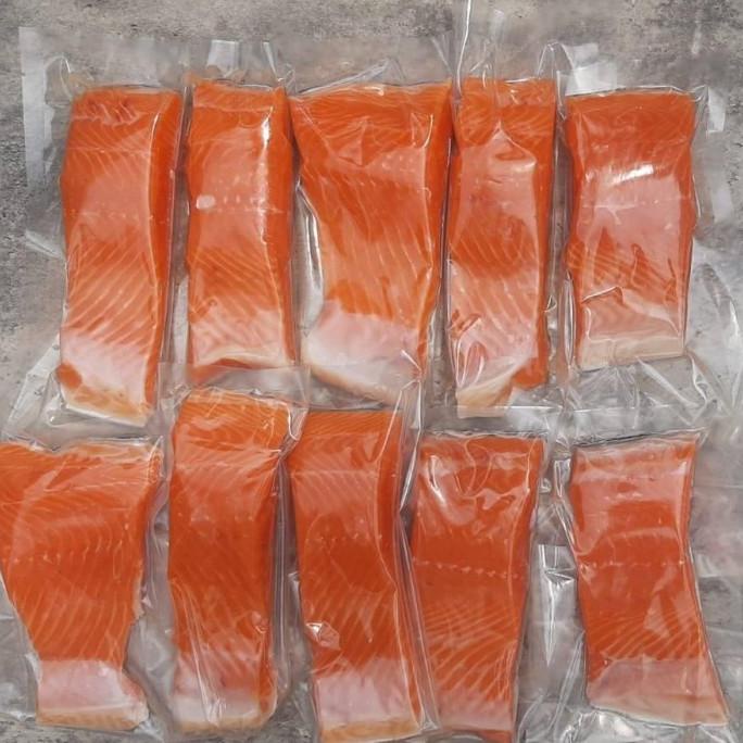 

ikan salmon fillet /salmon fillet norwegia frozen @200gr PREMIUM GRADE