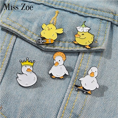 ﺴHewan Yang Indah Enamel Pin Kustom Nakal Skate Angsa Bebek Ayam Bros Tas Kerah Pin Kartun Lucu Lenc