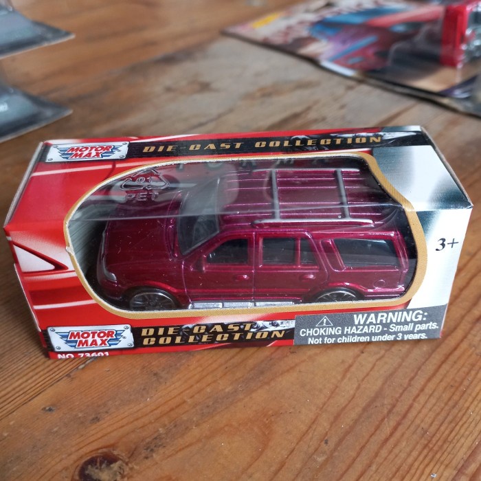 PROMO MOTORMAX LINCOLN NAVIGATOR NOT MATCHBOX 1:64 TERLARIS