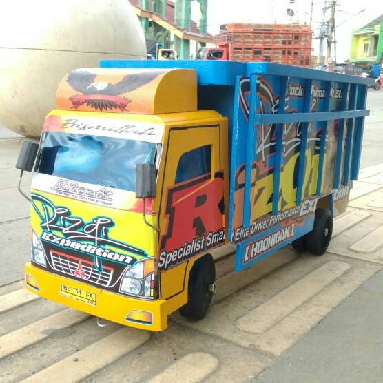 MUST HAVE MOBIL TRUK OLENG KAYU TRUCK MAINAN ANAK MOBILAN TRUK STIKER + TERPAL TERMURAH