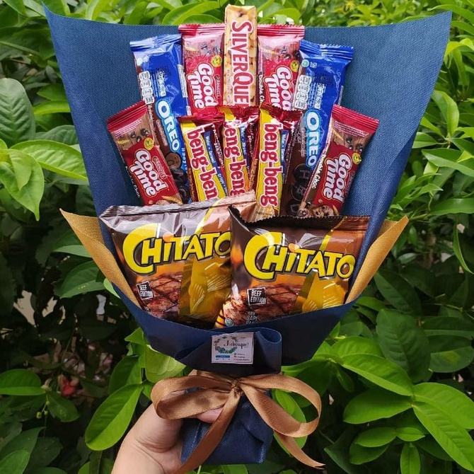 

12.12 STOK READY (S) Buket silverqueen Cewe cowo / hadiah pacar/paket/bingkisan Snack Ulang Tahun/Ultah/ Wisuda/Kado/Hadiah/ sidang/birthday 