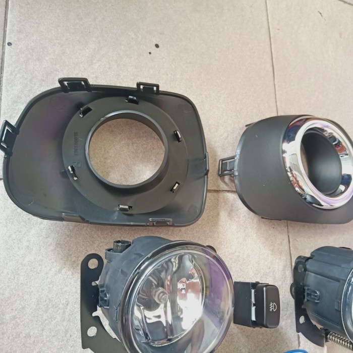 Foglamp Lampu Kabut PAJERO 2010-2014 terbaik