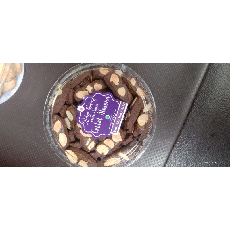 

coklat almond