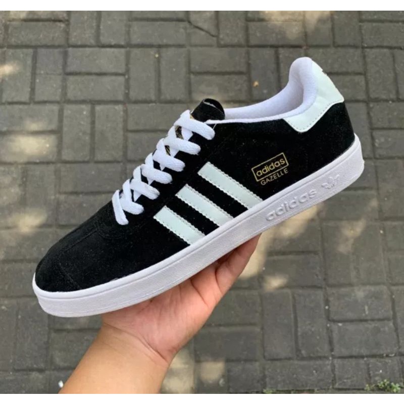 PROMO SEPATU KETS PRIA DAN WANITA AD1D4S GAZELLE SIZE 39-43/SNEAKERS MODEL BARU 2023 4DID4S GAZELLE/SNEAKERS SEKOLAH PRIA HITAM POLOS/SNEAKERS SEKOLAH WANITA FULL BLACK/SEPATU CASUAL FULL HITAM/SEPATU LARI PRIA DEWASA/SEPATU OLAH RAGA PRIA WANITA AD1D4S