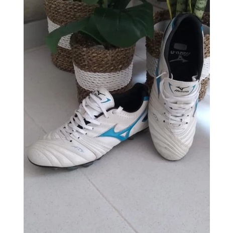 Sepatu bola-Sepatu bola second-Sepatu bola preloved-kasut bola second- boot bola second mizuno super