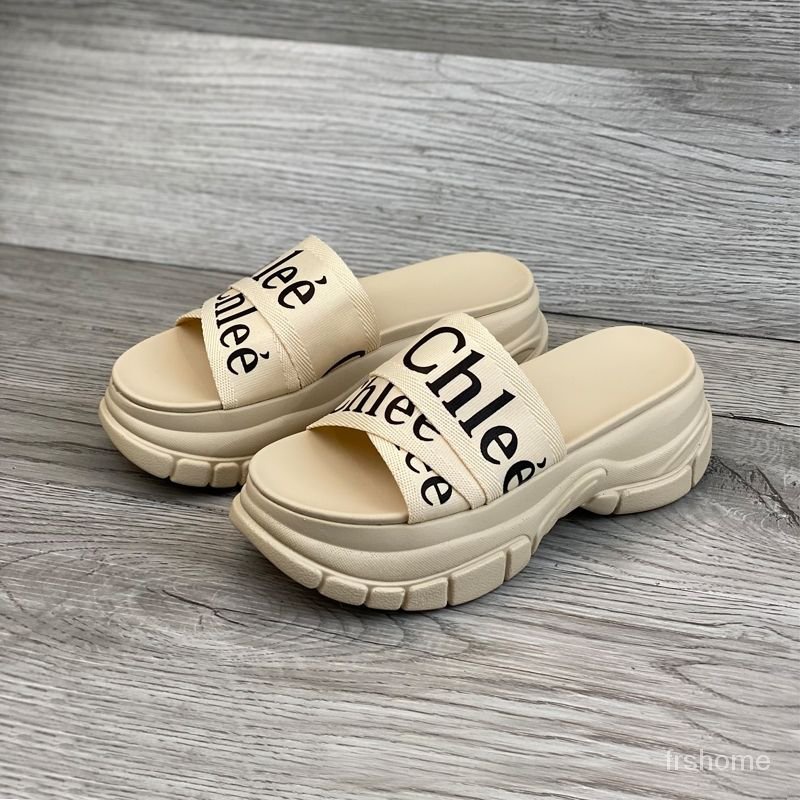 Sandal liburan baru yang meninggikan sandal bawah tebal sandal pakaian luar sandal sandal sandal ant