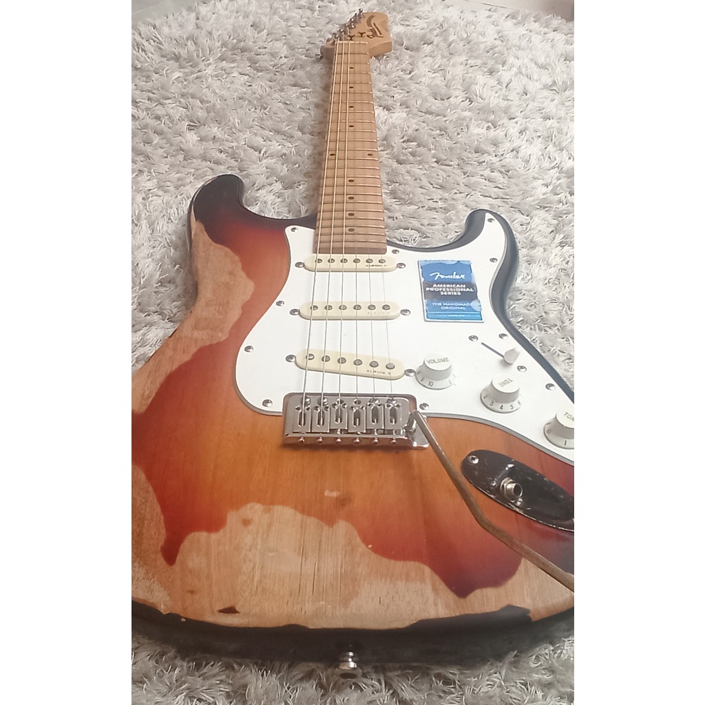 Fender Custom Shop Stevie Ray Vaughan Signature Stratocaster Relic Guitar, 3-Tone Sunburst