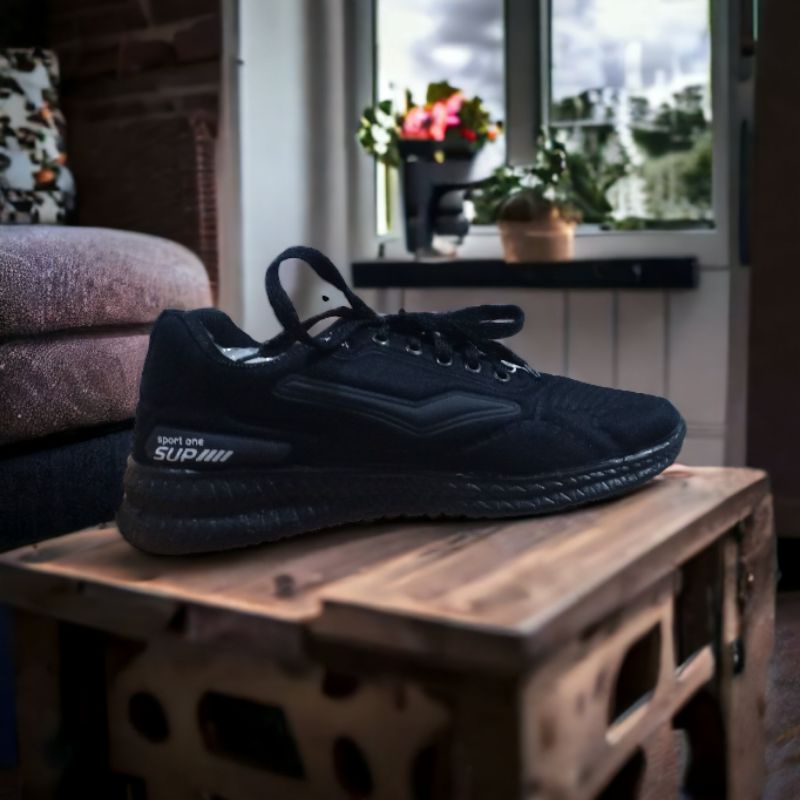 sepatu pria dan wanita sneakers fashion SupOne/sepatu sneakers tali kekinian/sepatu casual dan trendy kekinian termurah bisa Cod size 39-43