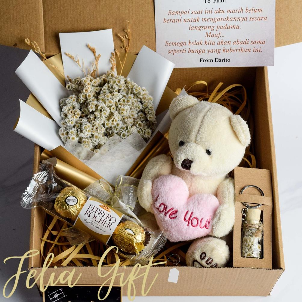 

Edelweiss Bouquet 25Cm & Keychain With Love Teddy Bear & Chocolate - Buket Edelweis 25Cm Dan Gantungan Kunci Dengan Boneka Beruang Hati Dan Coklat Cheeksredstore