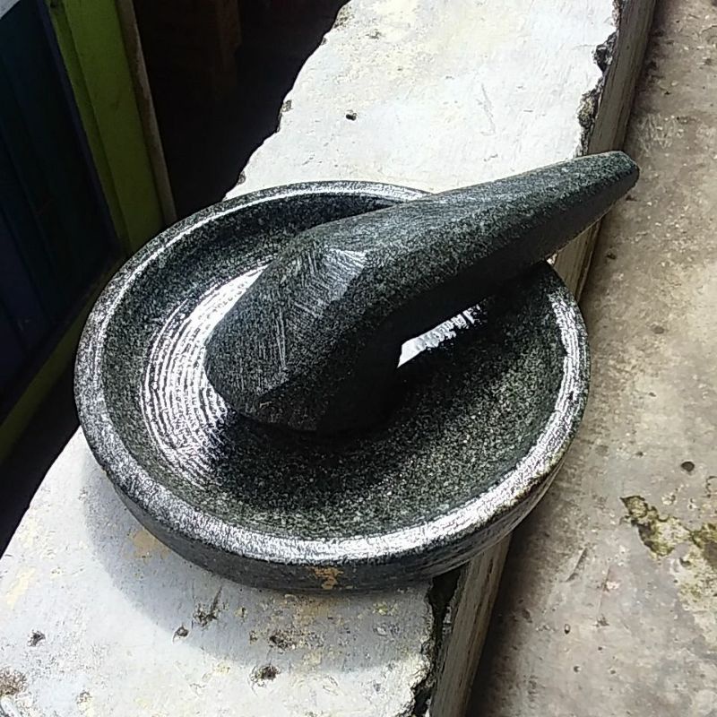 ulekan / cobek / gilingan cabe 100% batu asli diameter 16cm