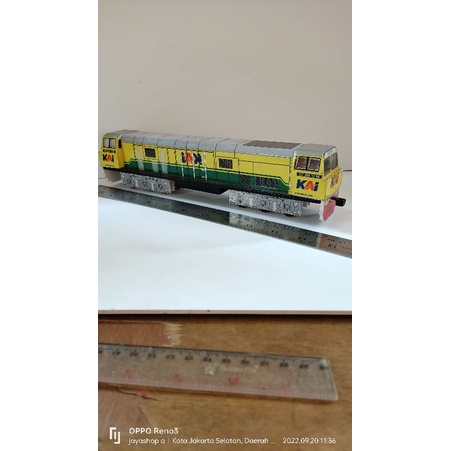 miniatur kereta api indonesia
