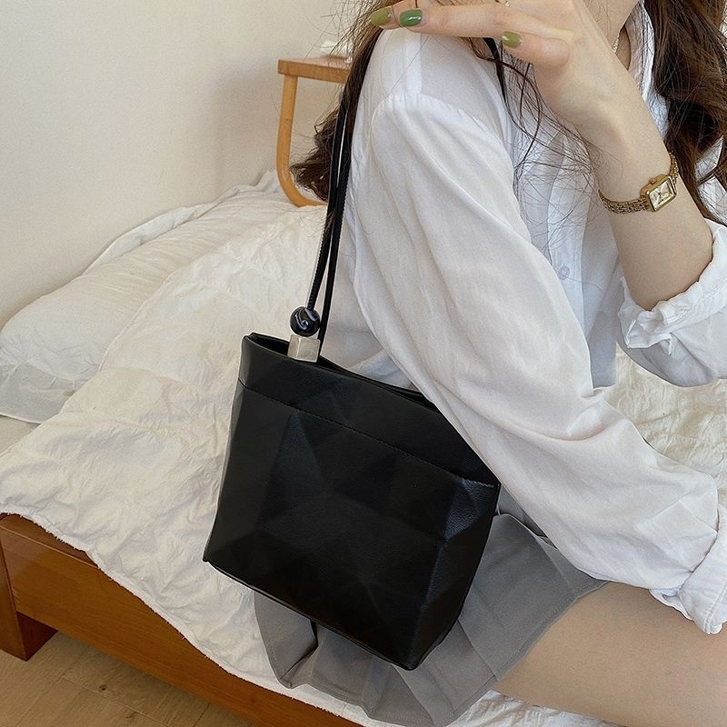 Tas Sera Wanita In Niche Gaya Trendi 2023 Baru High-End All-Match Bucket Bag Tote Bag One-Shoulder Ketiak tas