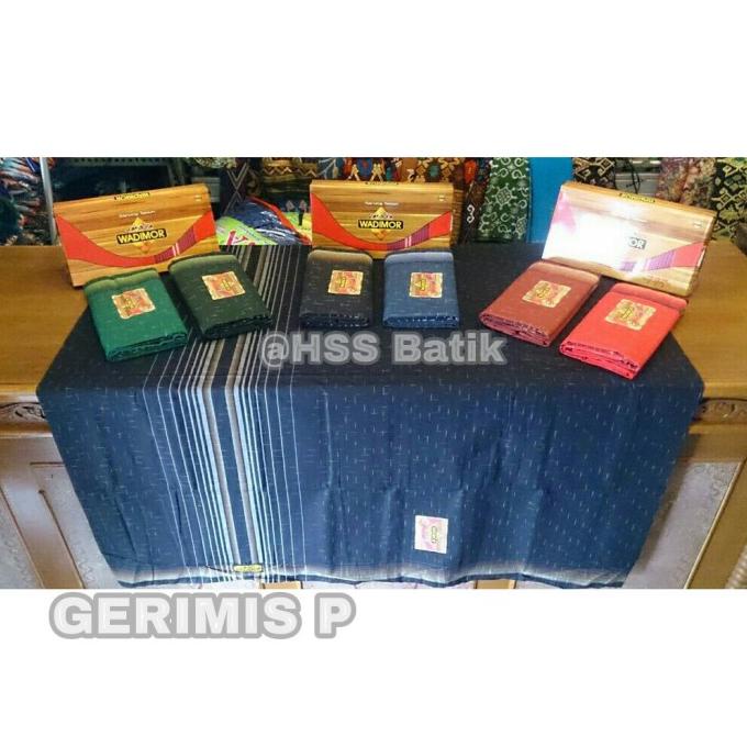 Sarung tenun Wadimor / Sarung tenun Wadimor Motif hujan