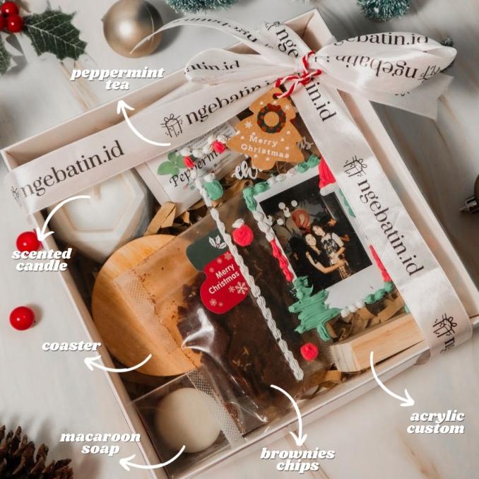 

Hampers Natal Custom Box Christmas Gift Kue Kering Brownies Pajangan