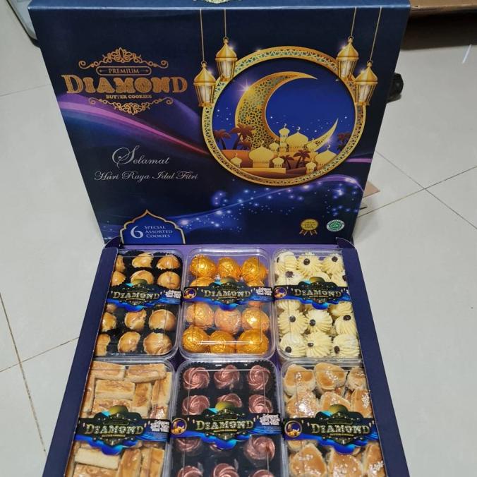 

Promo PAKET KUE KERING DIAMOND PARCEL KUE LEBARAN PREMIUM