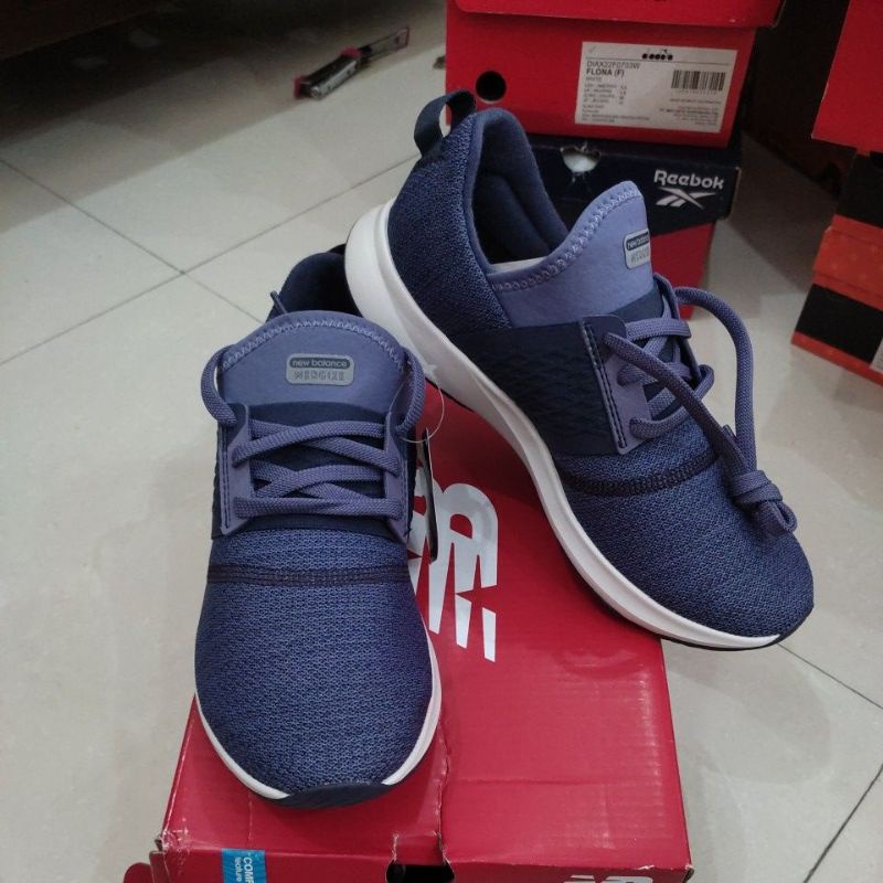 Sepatu New Balance WXNRGRB3