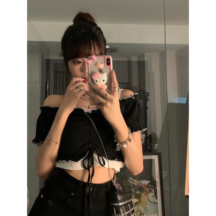 Red Pendek satu bahu T-shirt wanita 2023 musim panas engah lengan babes rasa desain niche off-the-shoulder keinginan murni pendek lengan atas